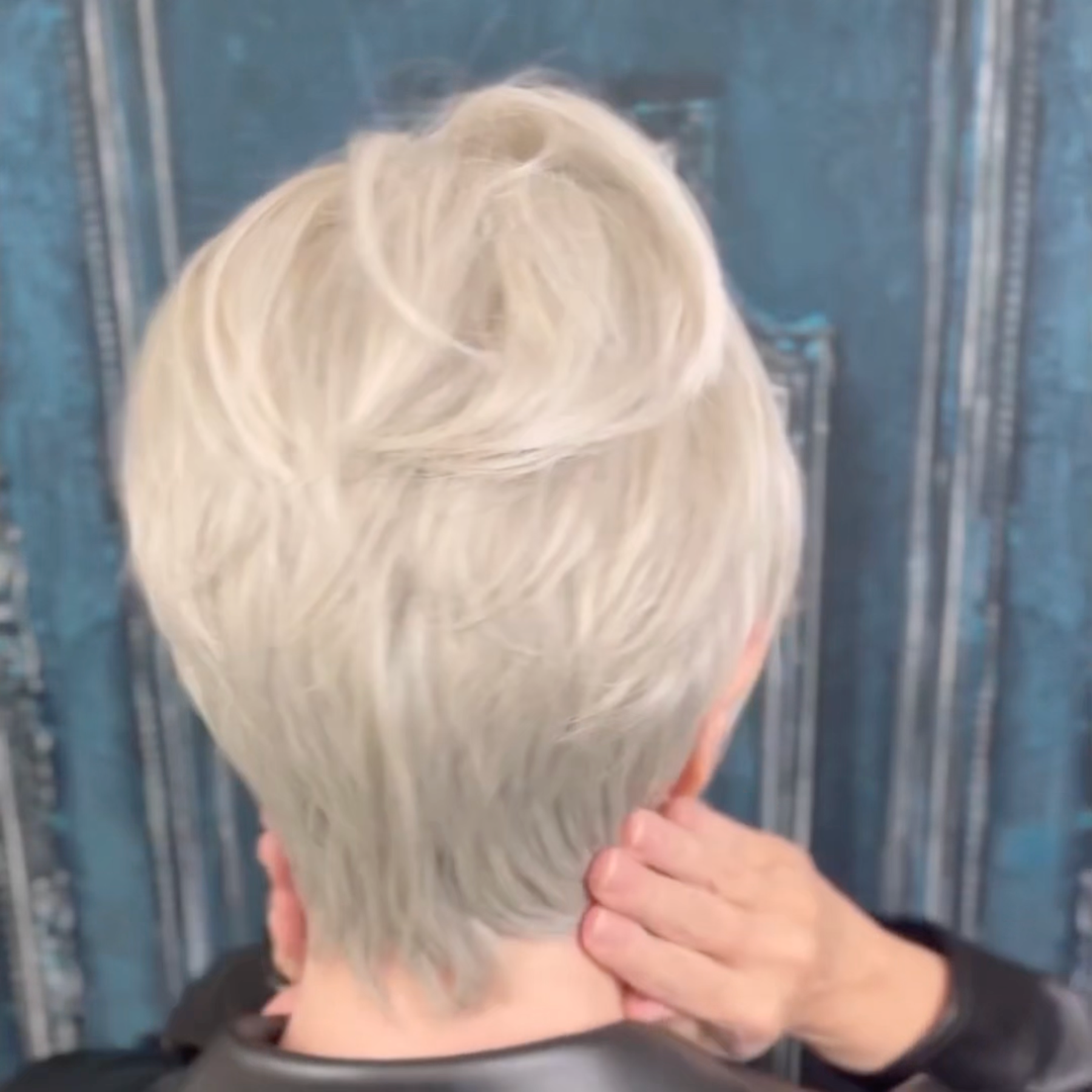 Ellie | Platinum Blonde Pixie Cut Wig